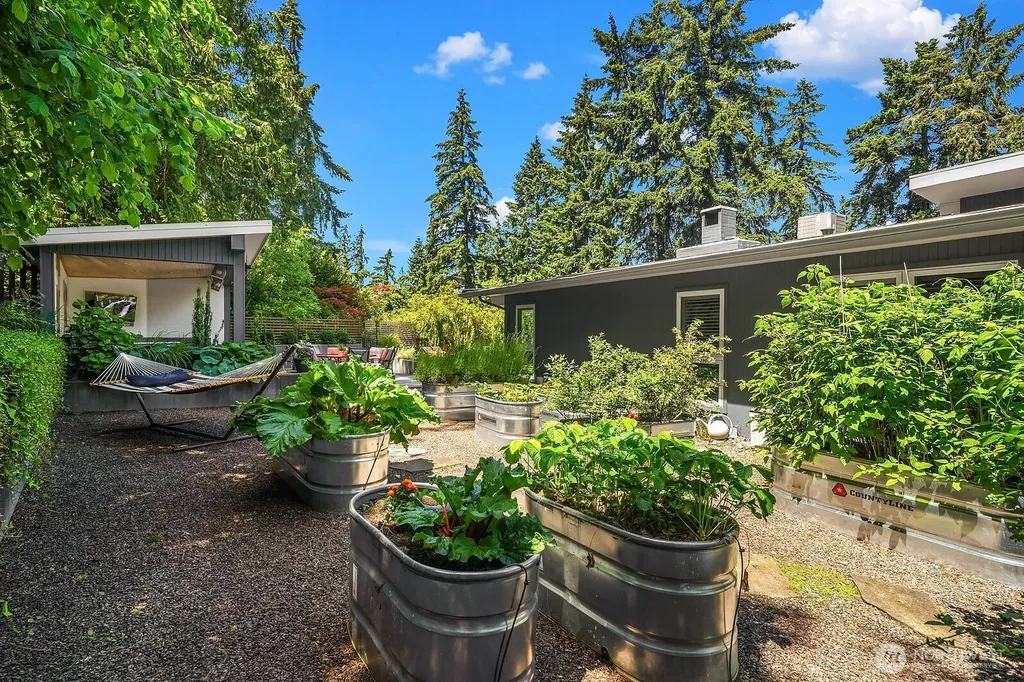 7260 W Mercer Way Mercer Island WA 98040