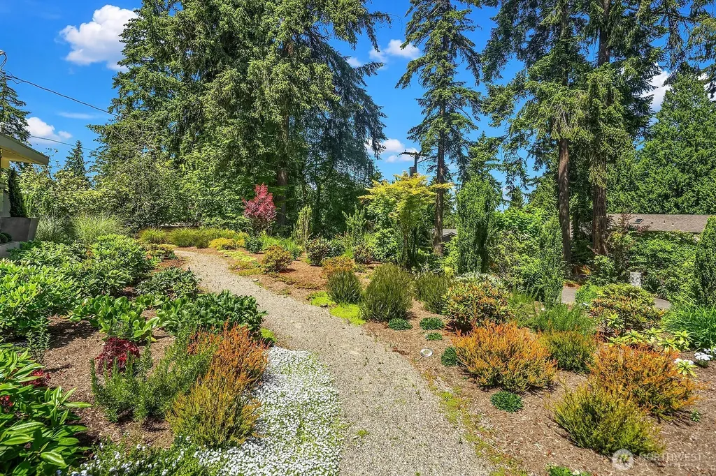 7260 W Mercer Way Mercer Island WA 98040