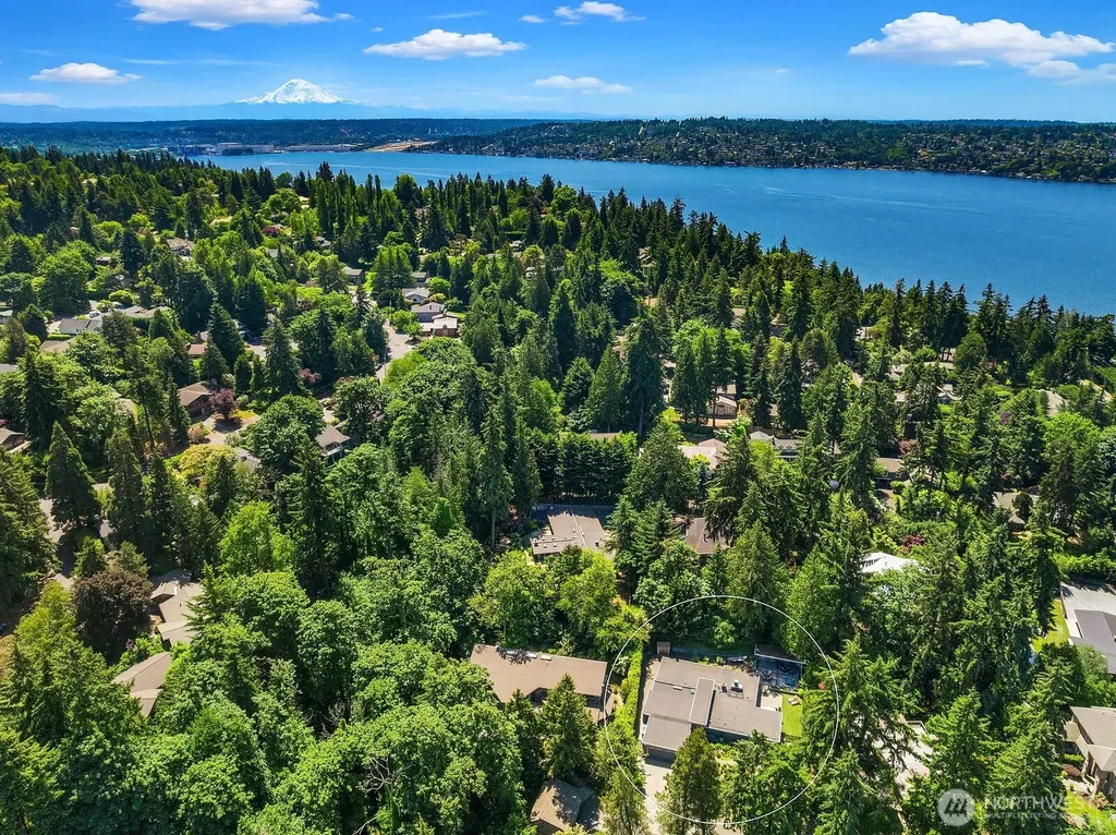7260 W Mercer Way Mercer Island WA 98040
