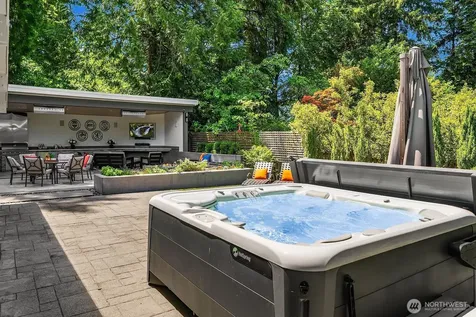 7260 W Mercer Way Mercer Island WA 98040