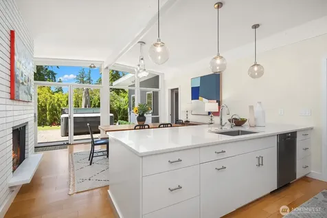 7260 W Mercer Way Mercer Island WA 98040