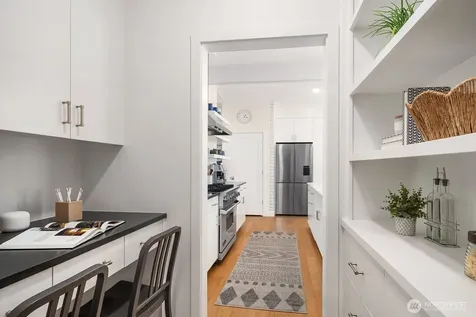 7260 W Mercer Way Mercer Island WA 98040