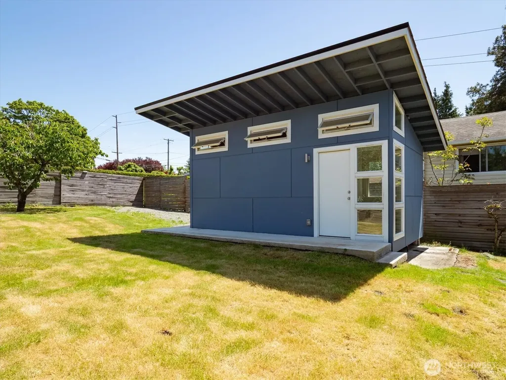 22232 10th Avenue S Des Moines WA 98198