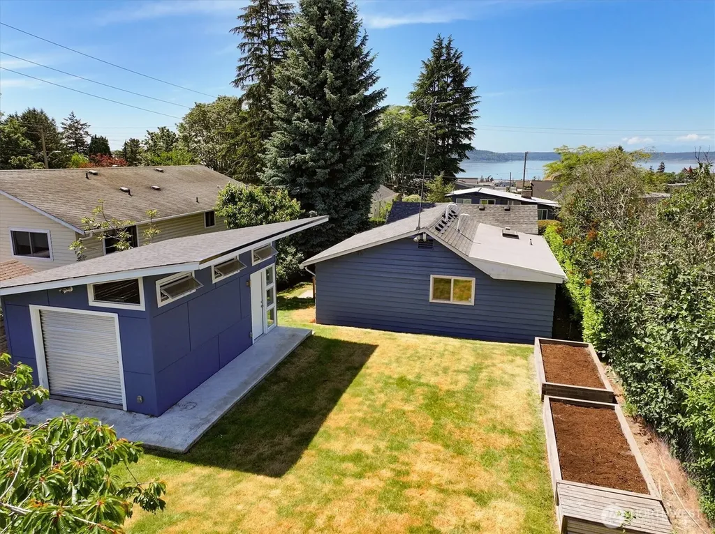 22232 10th Avenue S Des Moines WA 98198