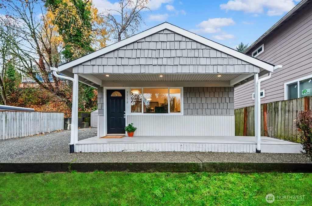 7552 21st Avenue SW Seattle WA 98106