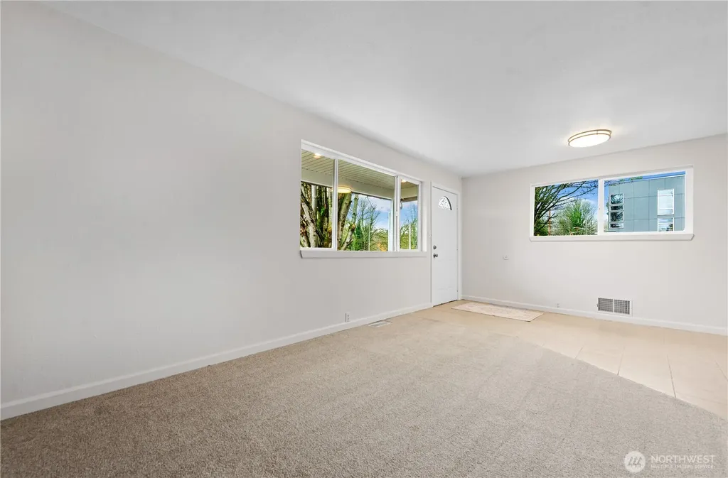 7552 21st Avenue SW Seattle WA 98106