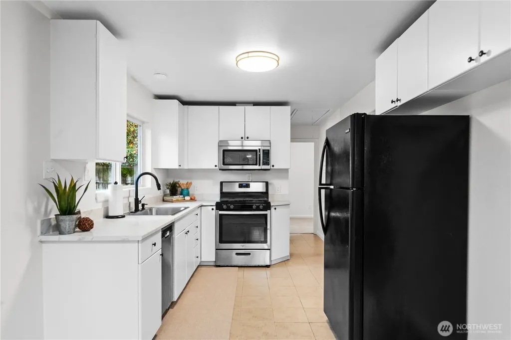 7552 21st Avenue SW Seattle WA 98106