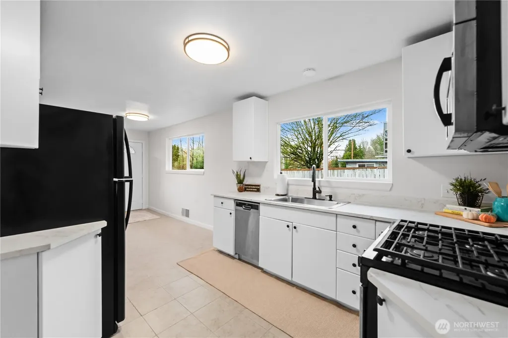 7552 21st Avenue SW Seattle WA 98106
