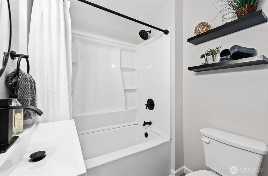 7552 21st Avenue SW Seattle WA 98106