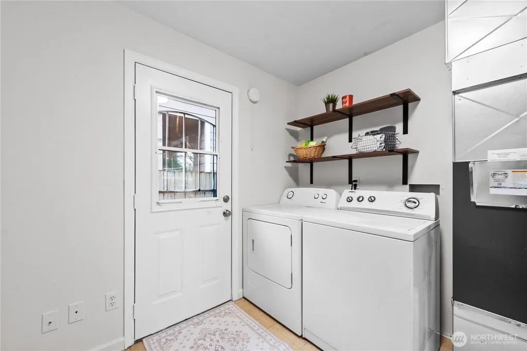 7552 21st Avenue SW Seattle WA 98106