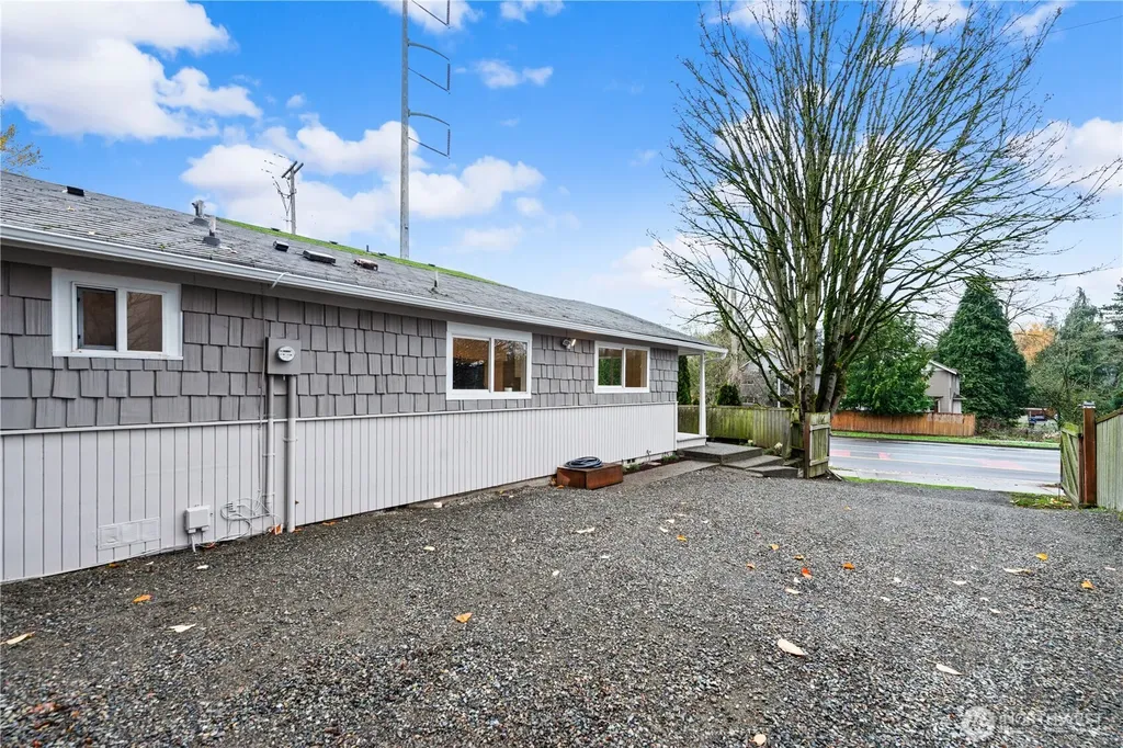 7552 21st Avenue SW Seattle WA 98106