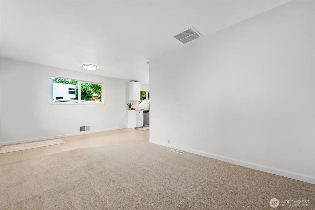 7552 21st Avenue SW Seattle WA 98106