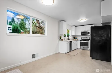 7552 21st Avenue SW Seattle WA 98106