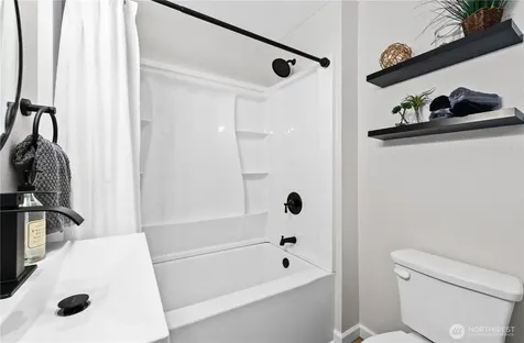 7552 21st Avenue SW Seattle WA 98106