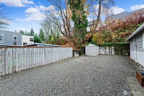 7552 21st Avenue SW Seattle WA 98106