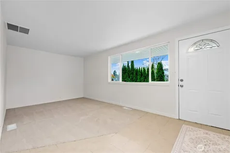 7552 21st Avenue SW Seattle WA 98106