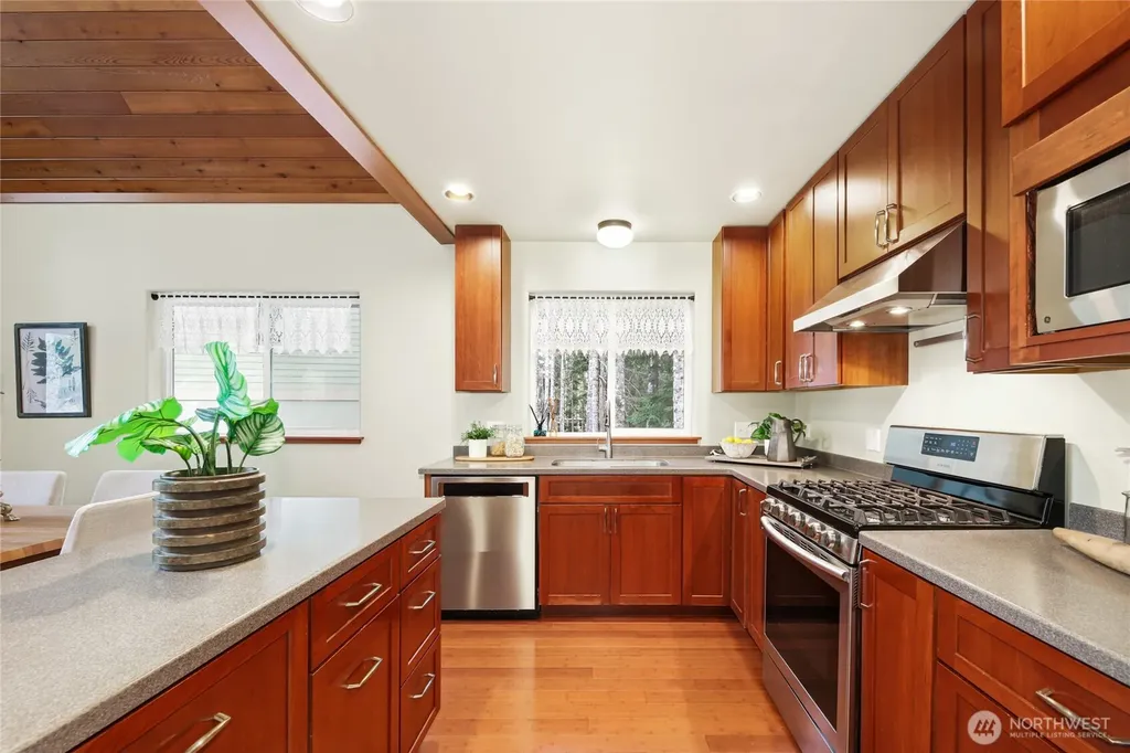 91 Mountain Home Road Snoqualmie Pass WA 98068