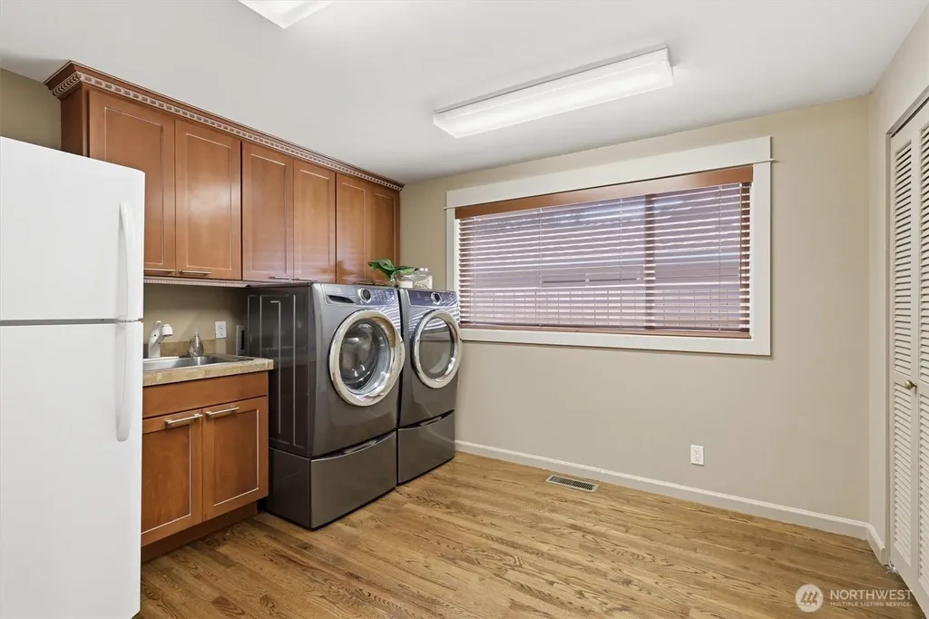 216 131st Avenue NE Bellevue WA 98005