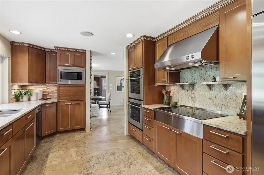 216 131st Avenue NE Bellevue WA 98005