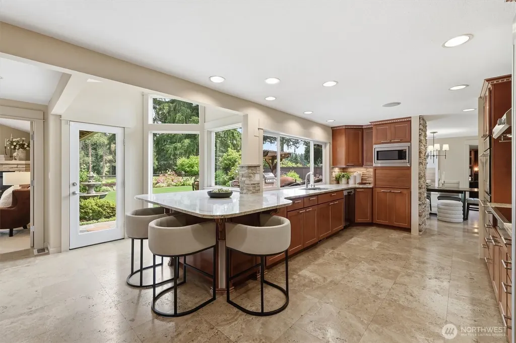 216 131st Avenue NE Bellevue WA 98005