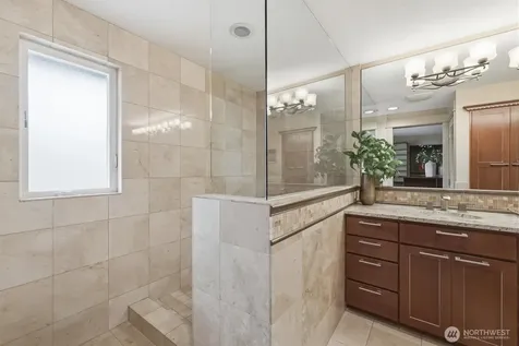 216 131st Avenue NE Bellevue WA 98005
