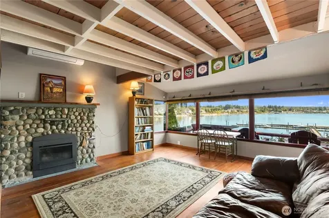 7411 Hermosa Beach Road Tulalip WA 98271