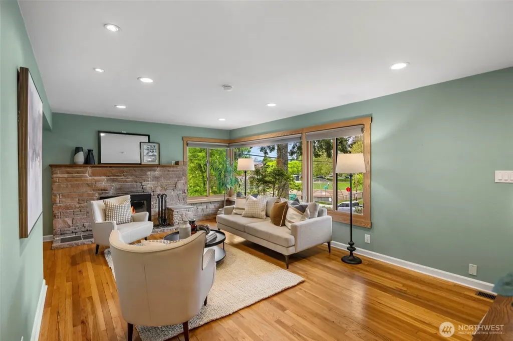 4903 50th Avenue S Seattle WA 98118