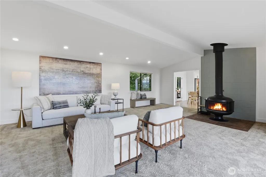 639 W Lake Sammamish Parkway NE Bellevue WA 98008