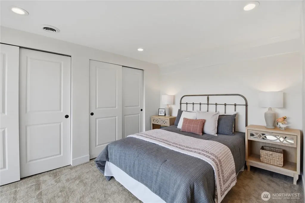 639 W Lake Sammamish Parkway NE Bellevue WA 98008