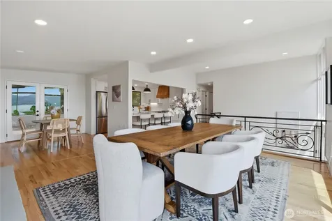 639 W Lake Sammamish Parkway NE Bellevue WA 98008