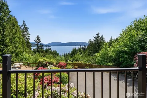 639 W Lake Sammamish Parkway NE Bellevue WA 98008