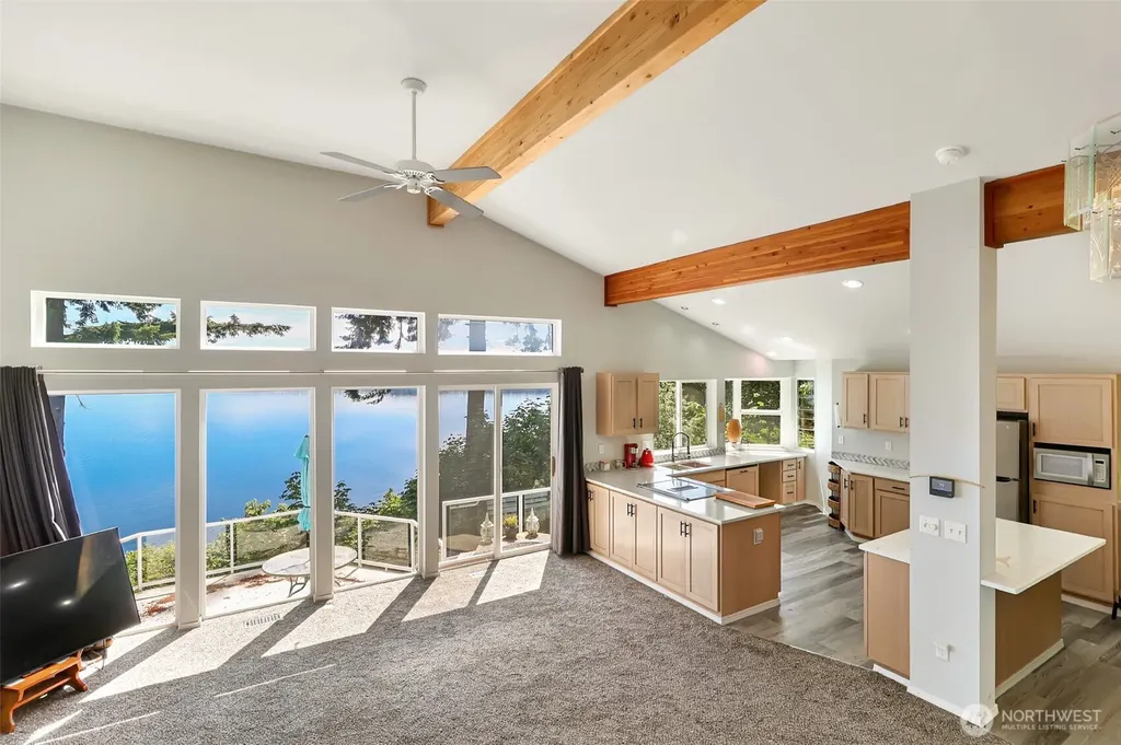 10125 Totem Way Anderson Island WA 98303