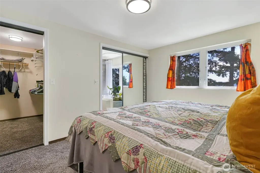 10125 Totem Way Anderson Island WA 98303