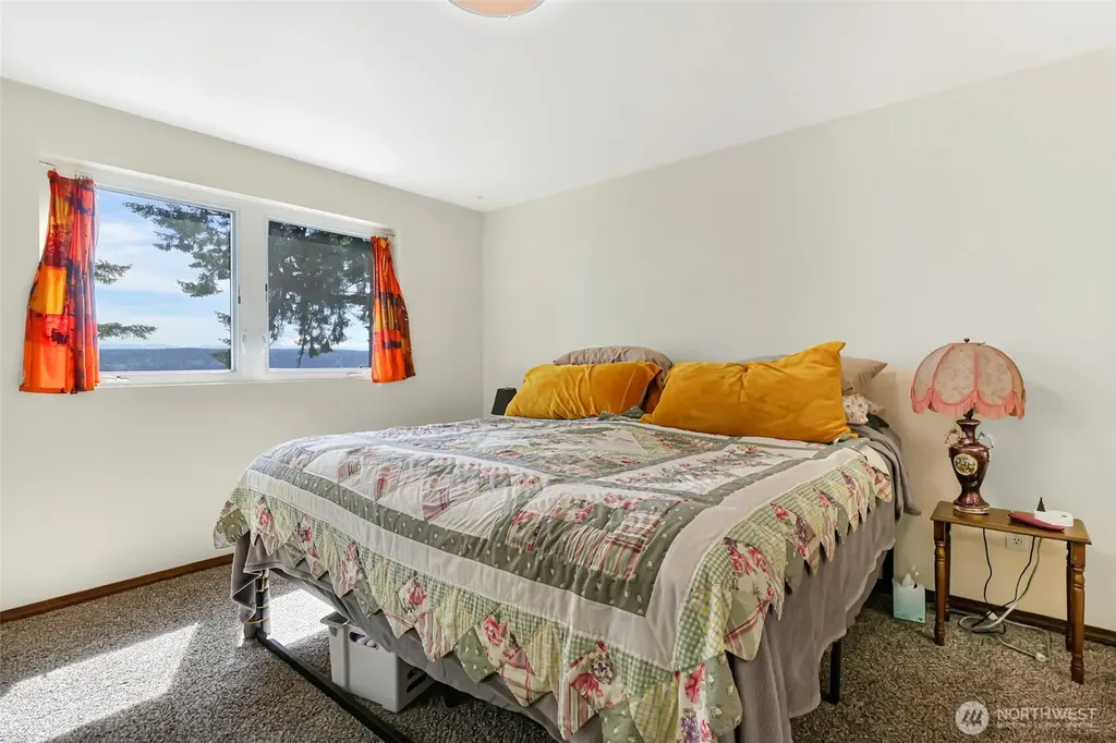 10125 Totem Way Anderson Island WA 98303