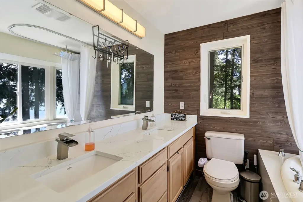 10125 Totem Way Anderson Island WA 98303