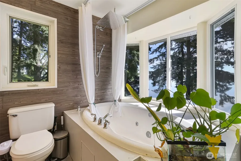 10125 Totem Way Anderson Island WA 98303