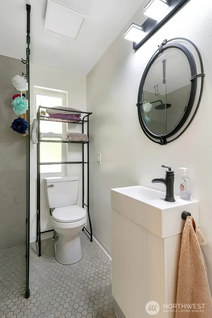 10125 Totem Way Anderson Island WA 98303
