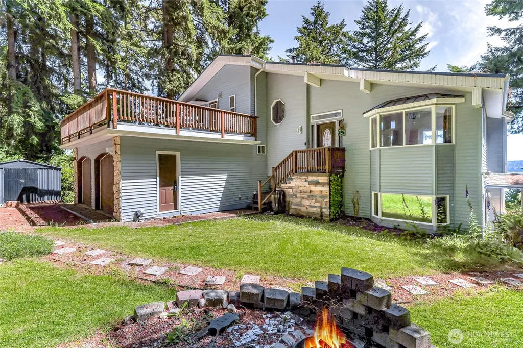 10125 Totem Way Anderson Island WA 98303