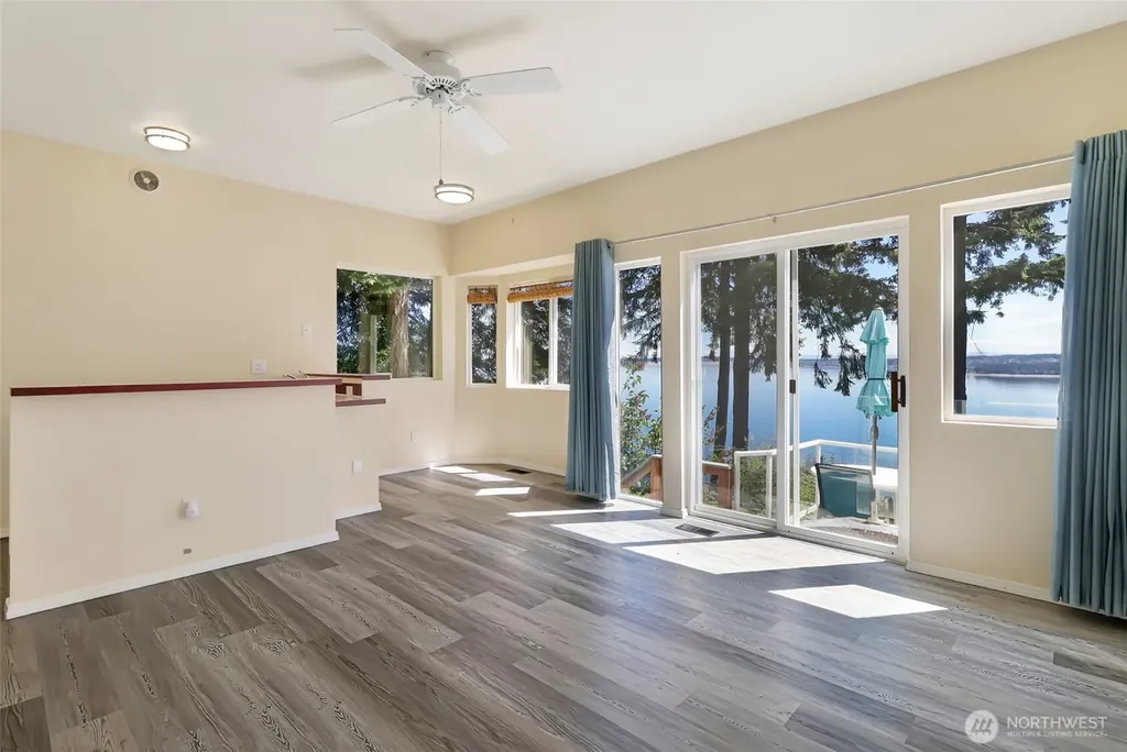 10125 Totem Way Anderson Island WA 98303