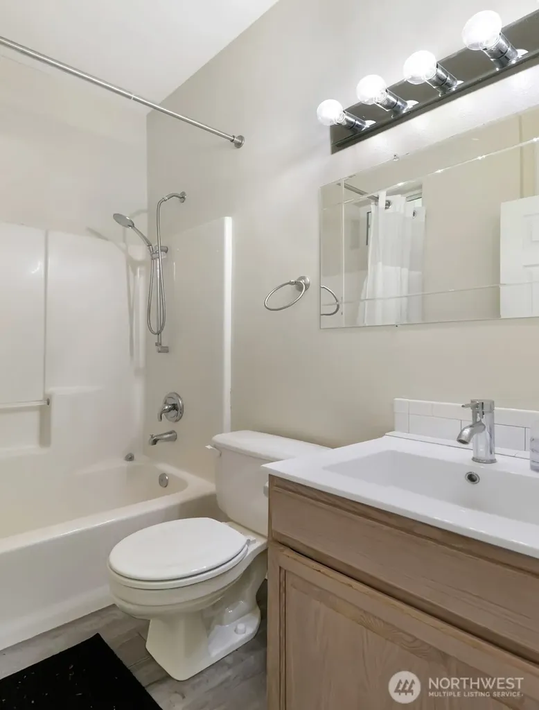 10125 Totem Way Anderson Island WA 98303
