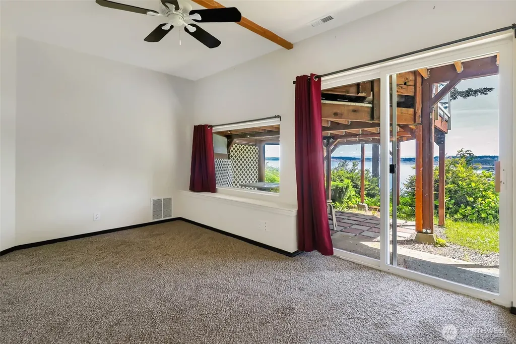 10125 Totem Way Anderson Island WA 98303