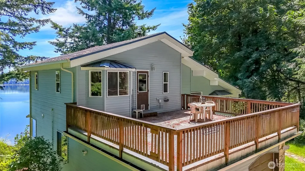 10125 Totem Way Anderson Island WA 98303