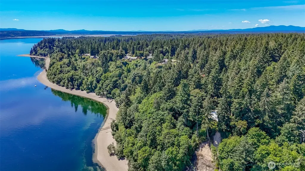 10125 Totem Way Anderson Island WA 98303