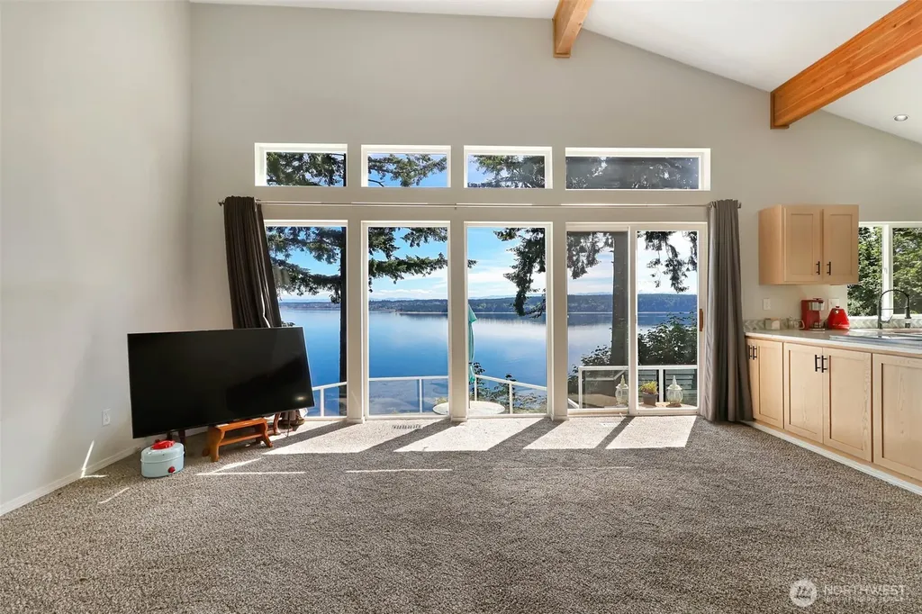 10125 Totem Way Anderson Island WA 98303