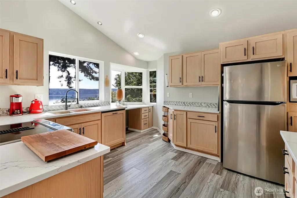10125 Totem Way Anderson Island WA 98303