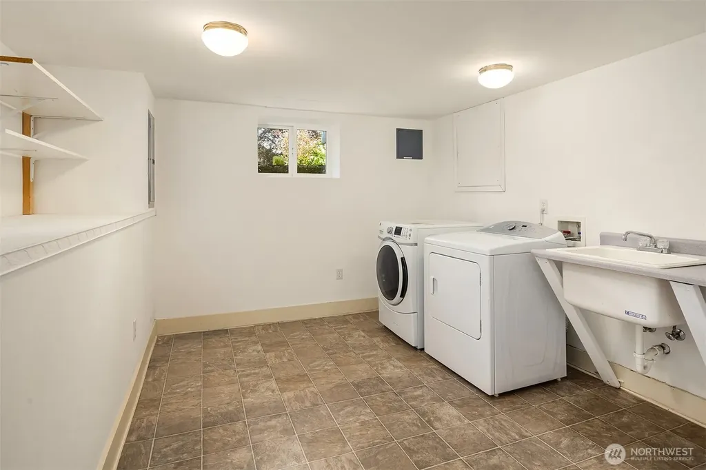 7737 27th Avenue NW Seattle WA 98117