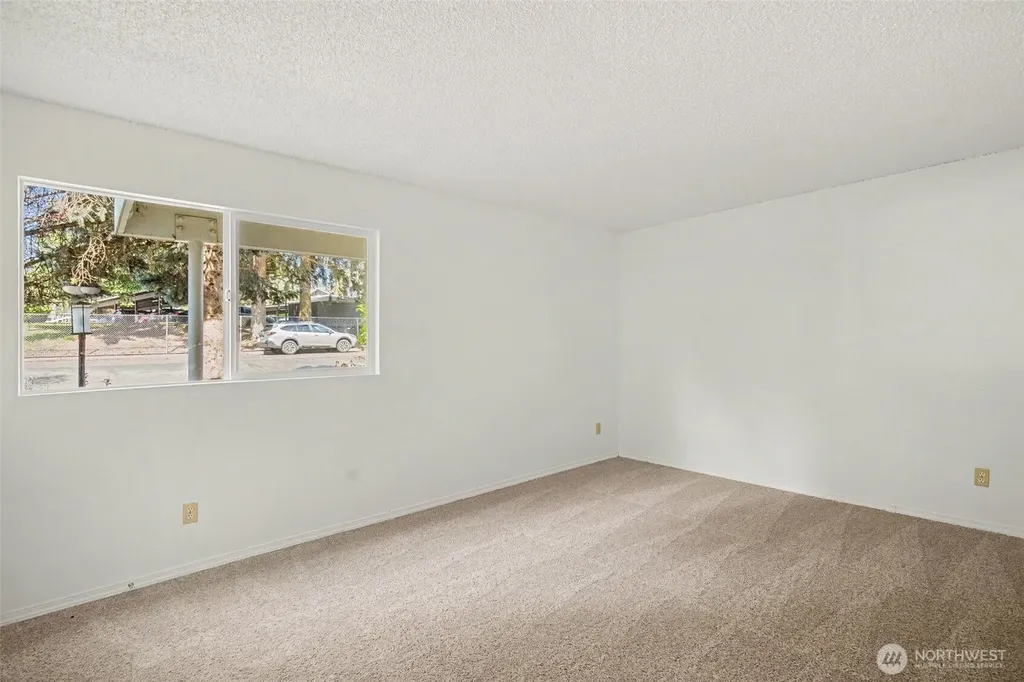 14148 74th Place NE Kirkland WA 98034