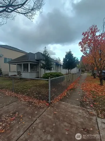 1922 15th Avenue S Seattle WA 98144