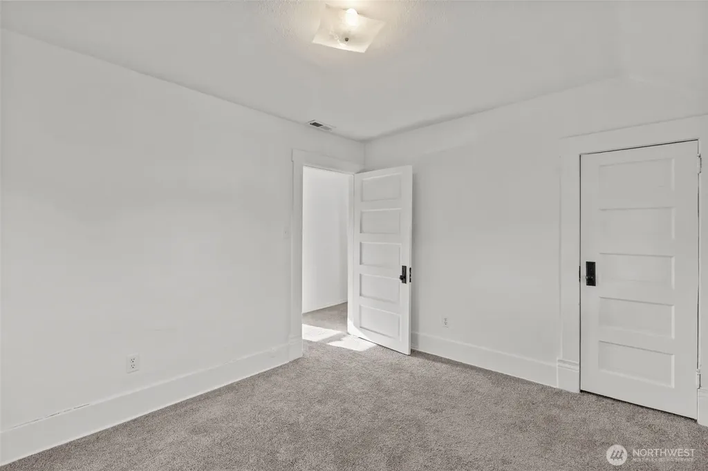 5036 S I Street Tacoma WA 98408