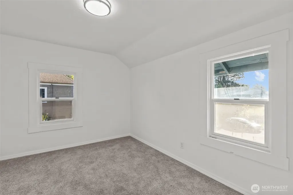 5036 S I Street Tacoma WA 98408